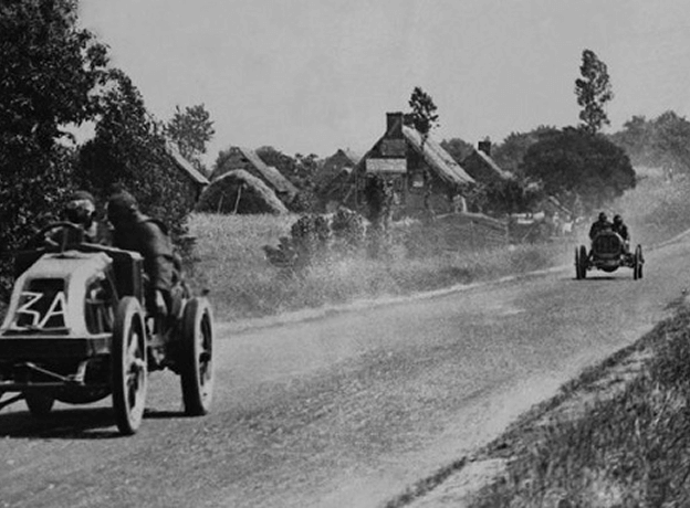 Fotografía en blanco y negro de la Primera carrera "Grand prix" francesa Circa 1906